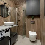 Charming In The Center Of By Renters