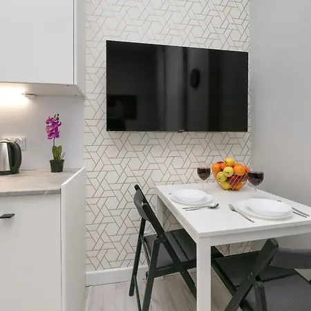 Charming In The Center Of By Renters