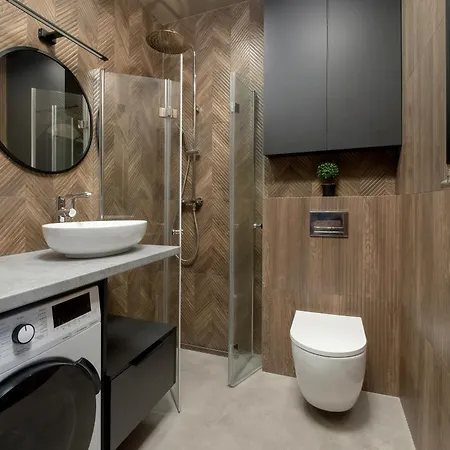 Charming In The Center Of By Renters